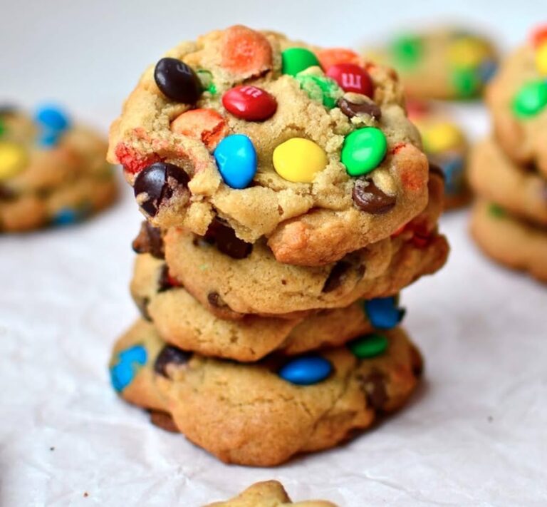 Cookies de M&M’s: Uma Explosão de Cor e Diversão a Cada Mordida!