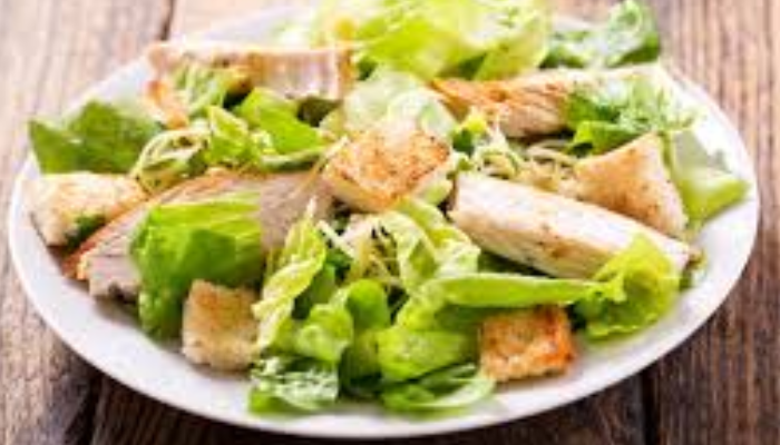 Descubra o Segredo para uma Salada Caesar Perfeita