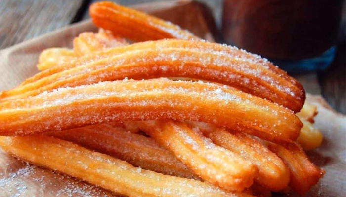 Faça Churros em Casa: Uma Receita Fácil e Deliciosa