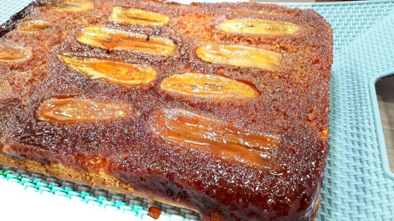 Torta de Banana Caramelada: Um Sabor de Infância que Aquecerá o Teu Coração