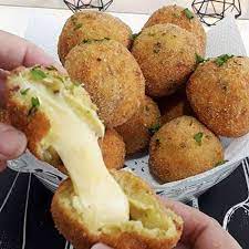Croquete de batata com queijo